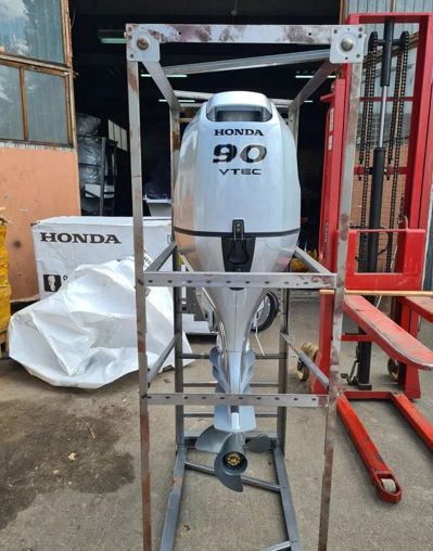 купить 4х-тактный лодочный мотор HONDA BF 90 DK4 LRTU Б/У в Москве - фото 