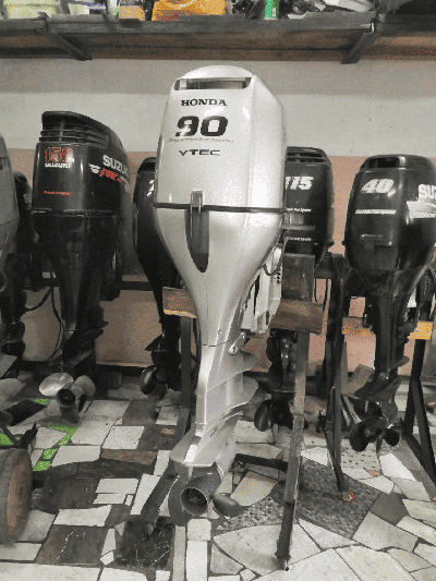 купить 4х-тактный лодочный мотор HONDA BF 90 LRTU в Москве - фото 