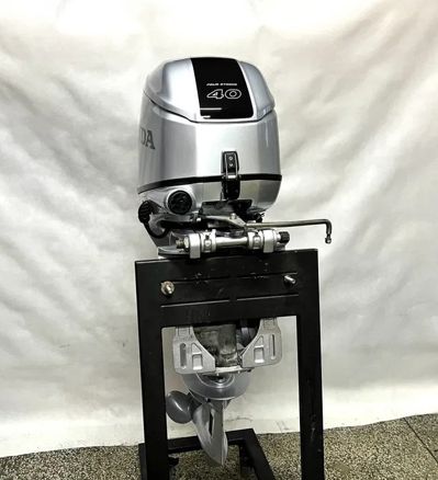 купить 4х-тактный лодочный мотор HONDA BF40 SRTU Б/У в Москве - фото 