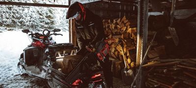 купить Снегоход BRP Ski-Doo Skandic SWT 900 ACE (2024) в Москве - фото 