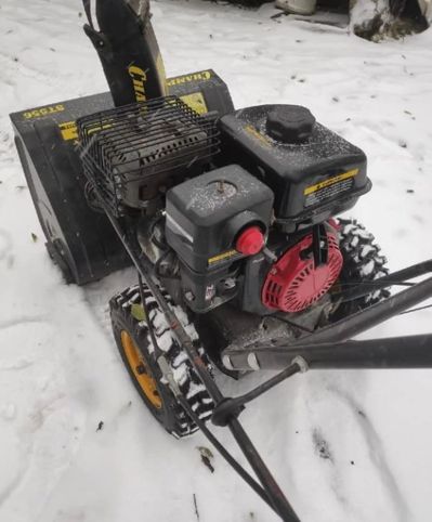 купить Снегоуборщик  ЧЕМПИОН ST556 Б/У в Москве - фото 