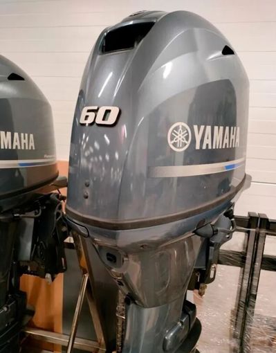 купить 4х-тактный лодочный мотор YAMAHA F60 FETL Б/У в Москве - фото 