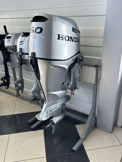 купить 4х-тактный лодочный мотор HONDA BF60 LRTU Б/У в Москве - фото 
