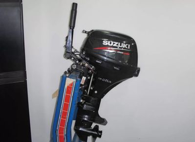 купить 4х-тактный лодочный мотор SUZUKI DF15AS Б/У в Москве - фото 