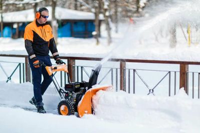 купить Снегоуборщик VILLAGER VST 50 в Москве - фото 