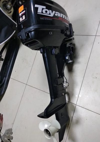 купить 2х-тактный лодочный мотор TOYAMA T9.8BMS Б/У в Москве - фото 