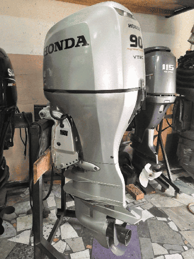 купить 4х-тактный лодочный мотор HONDA BF 90 LRTU в Москве - фото 
