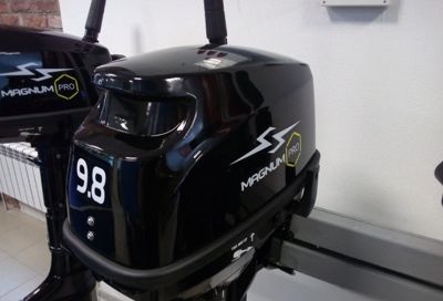 купить 2х-тактный лодочный мотор MAGNUM PRO SM9.8HS в Москве - фото 