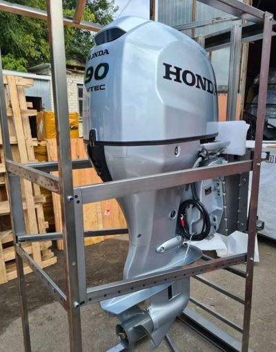 4х-тактный лодочный мотор HONDA BF 90 DK4 LRTU Б/У в Москве