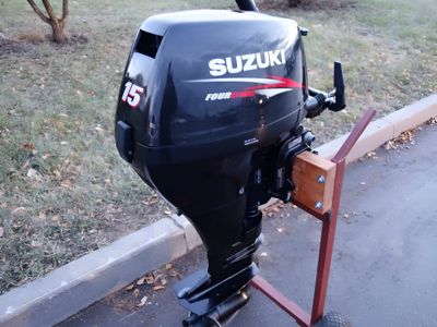 купить 4х-тактный лодочный мотор SUZUKI DF15AS Б/У в Москве - фото 