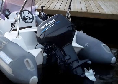 купить 2х-тактный лодочный мотор SUZUKI DT40WRS Б/У в Москве - фото 