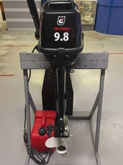 купить 2х-тактный лодочный мотор GOLFSTREAM T 9.8 BMS Б/У в Москве - фото 