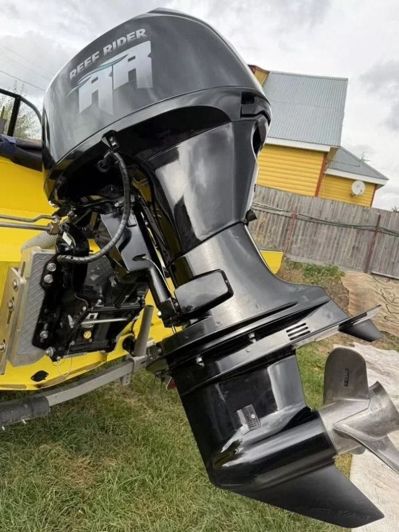 купить 4х-тактный лодочный мотор REEF RIDER RREF60FUEL-T  Б/У в Москве - фото 