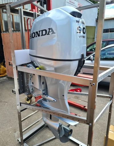 купить 4х-тактный лодочный мотор HONDA BF 90 DK4 LRTU Б/У в Москве - фото 